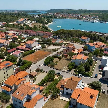 San Avia I Apartment *