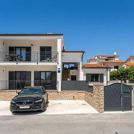 Apartment San Avia I *